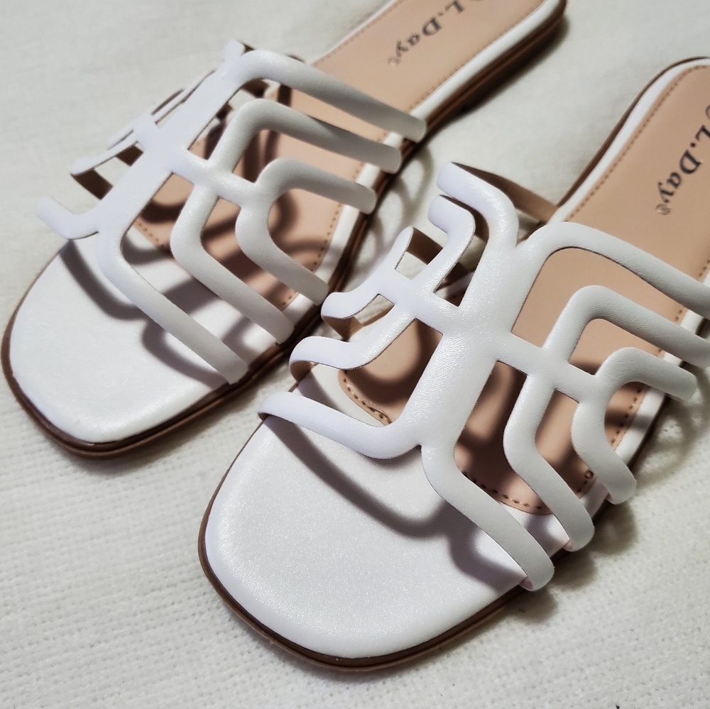 ❌SOLD❌White Sandals - Picture 3 of 5
